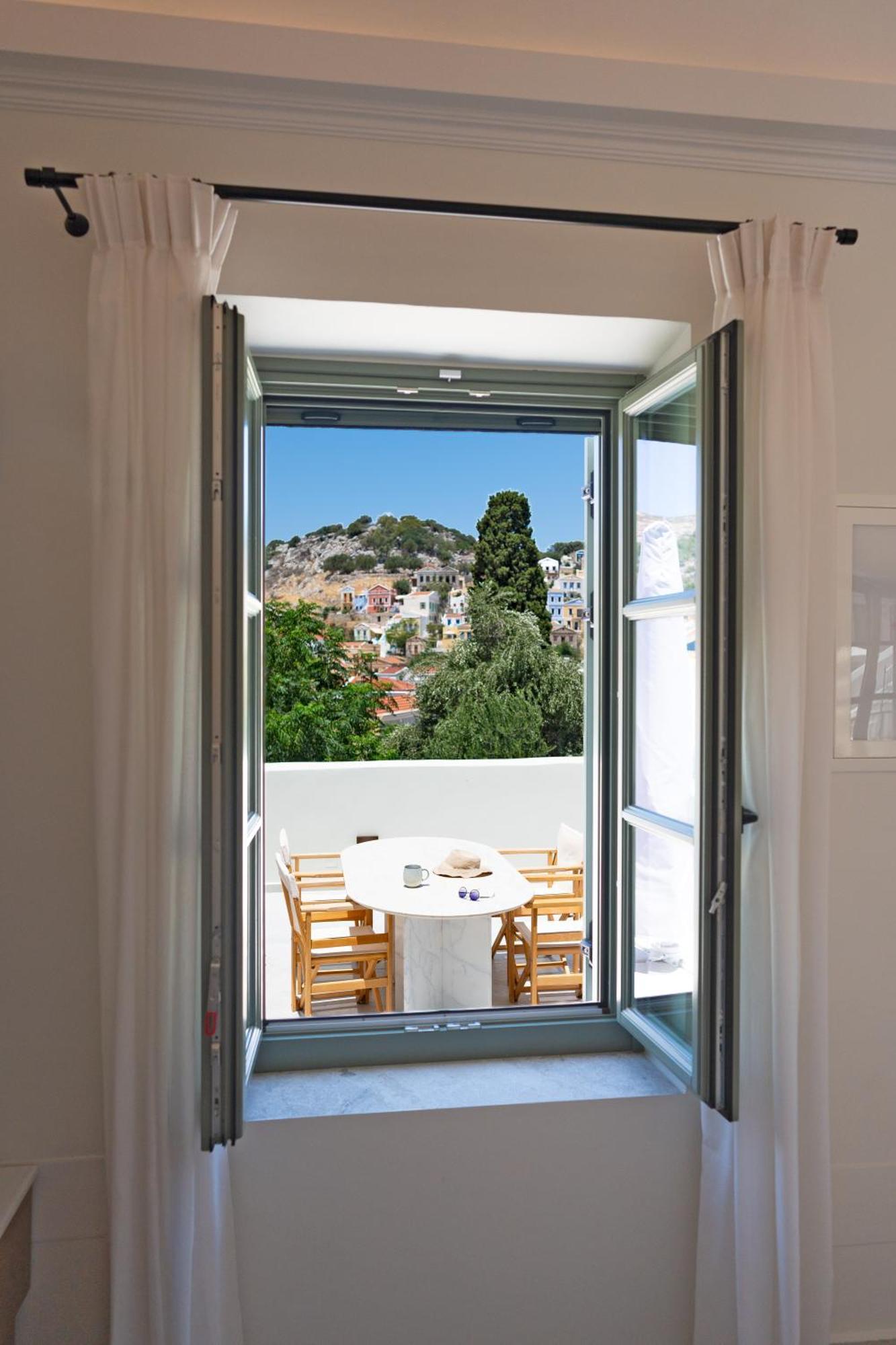 Nisomar Suites Symi Exterior foto