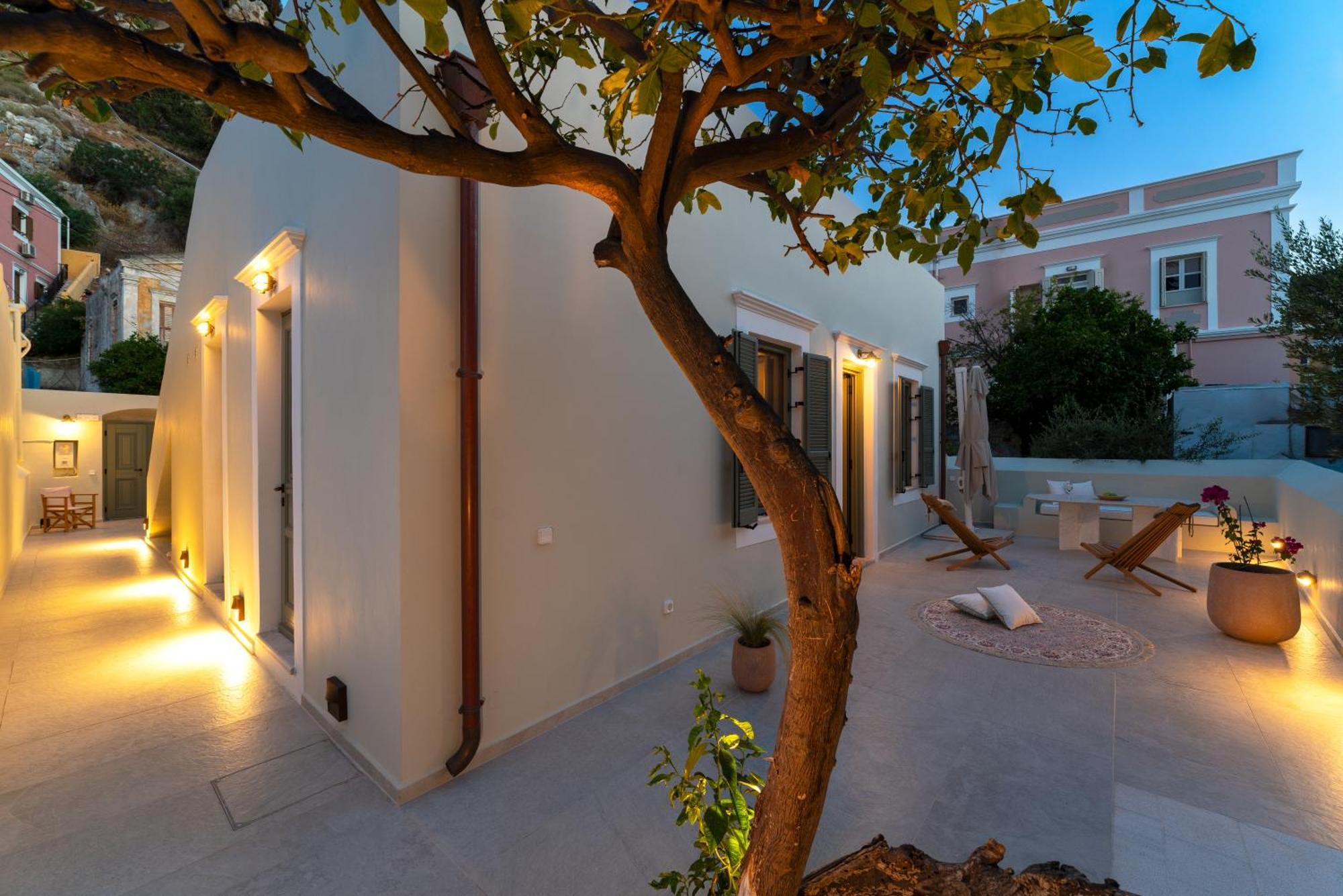 Nisomar Suites Symi Exterior foto